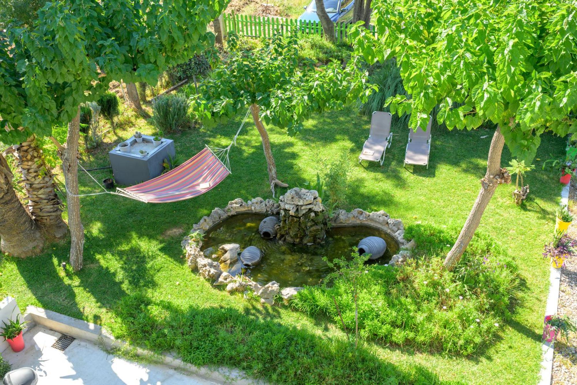 Bikini Apartments Kariótai Kültér fotó