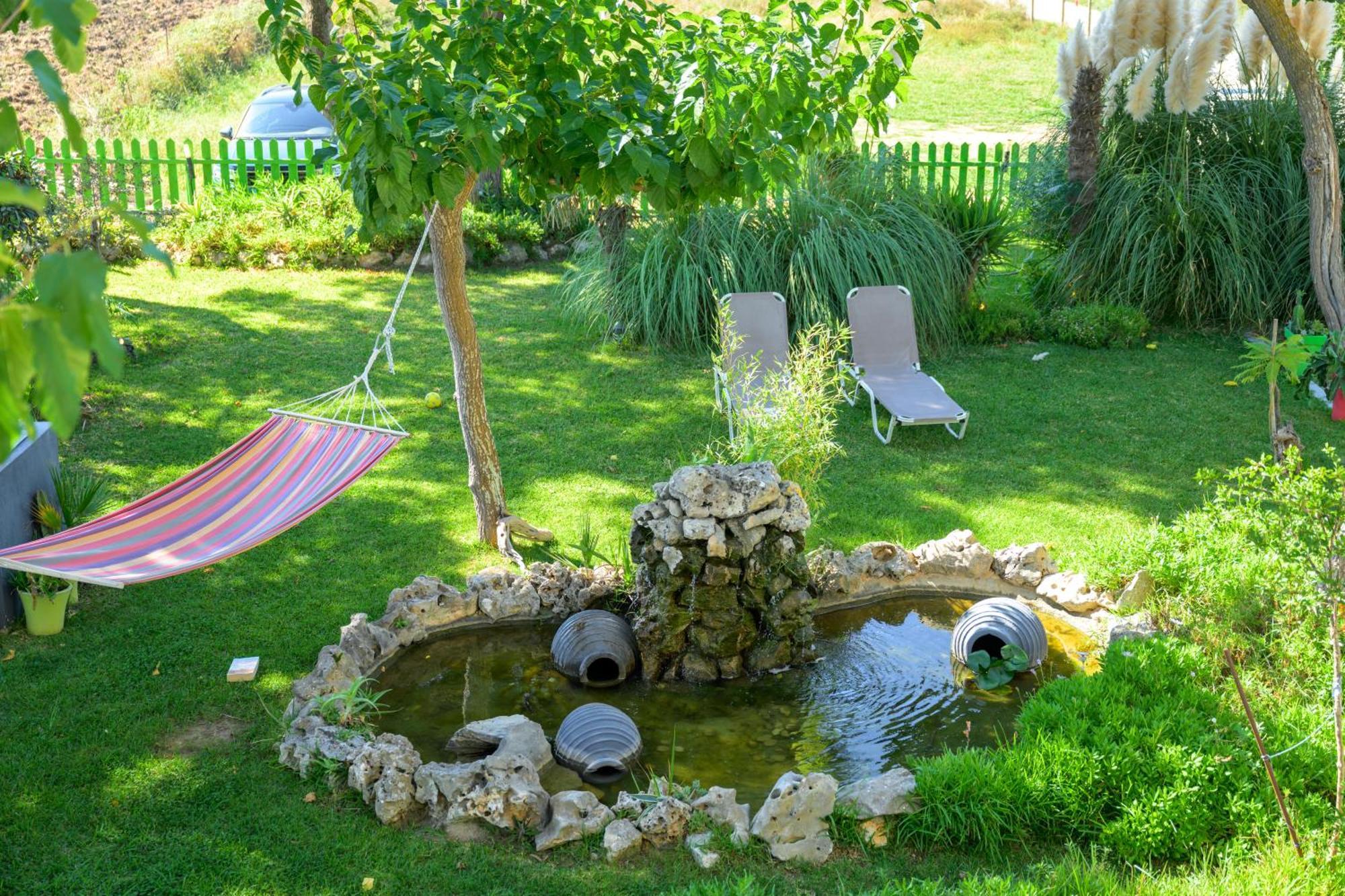 Bikini Apartments Kariótai Kültér fotó