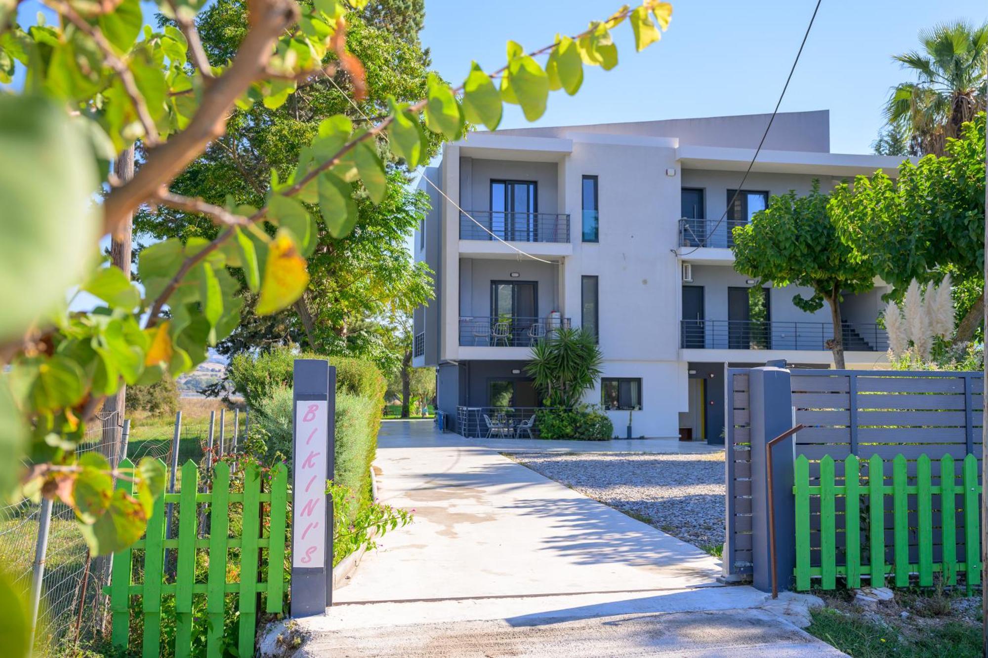 Bikini Apartments Kariótai Kültér fotó